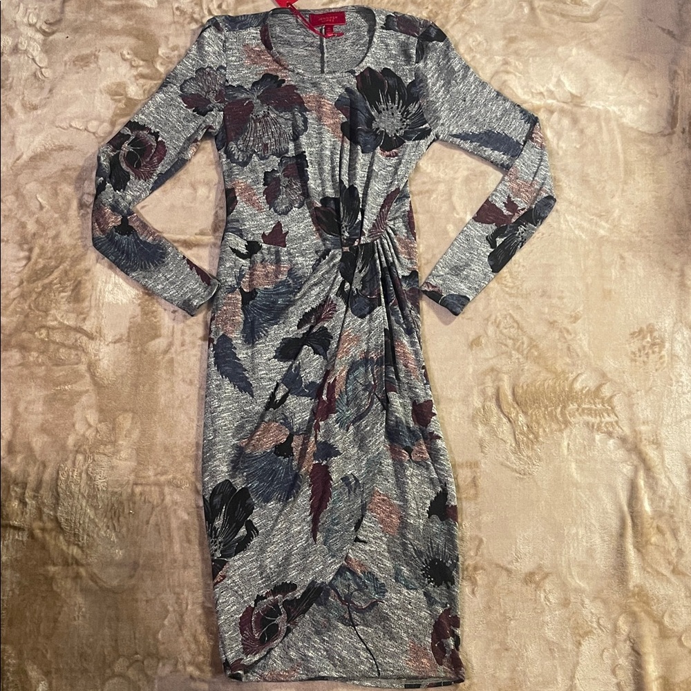 💙Jennifer Lopez Gray Floral Long Sleeve Dress